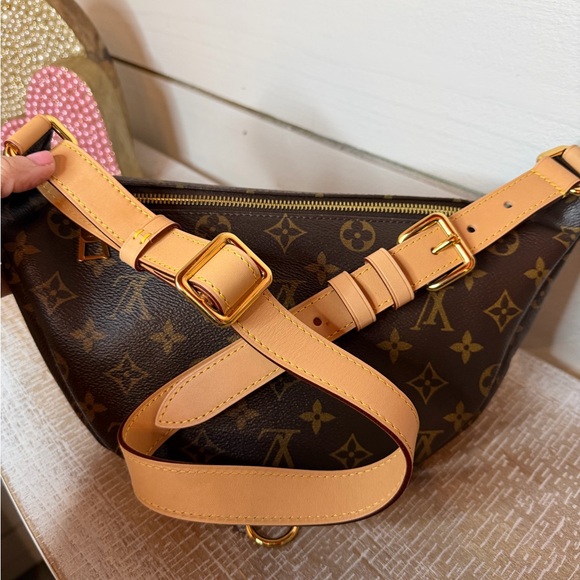 Louis Vuitton Brown and Tan Monogram Crossbody Bag bumbag - Picture 12 of 16